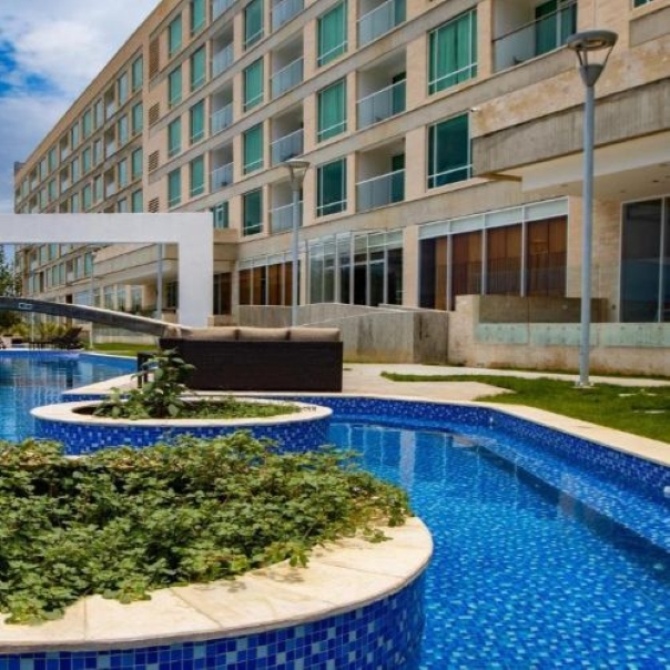 Screenshot of the Ahotanz hotel directory website